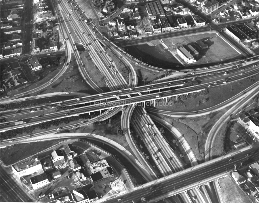 Cloverleaf Freeway 1964 2 wm.jpg